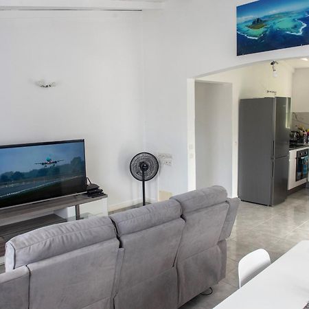 Gray Coconut Sorbet, T3 Tout Equipe Avec Parking Gratuit Le Moule Esterno foto